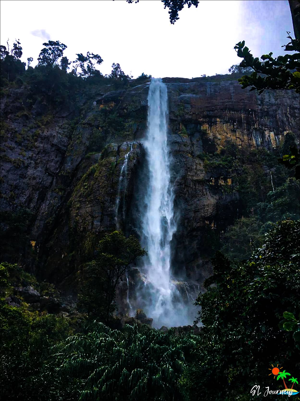 Diyaluma Falls